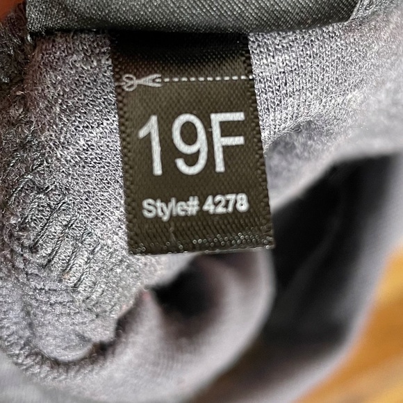 KUHL Women’s Helix Wrap Long Sleeve Cardigan Sweater Gray Size Medium - Picture 9 of 9